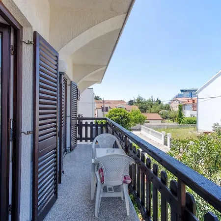 Apartment With Parking Space - 21216