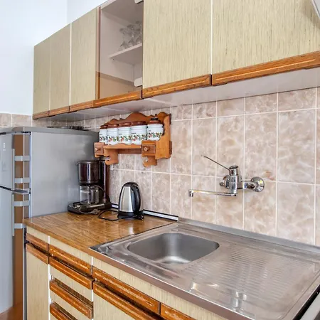 With Parking Space - 21216 Appartamento Vodice
