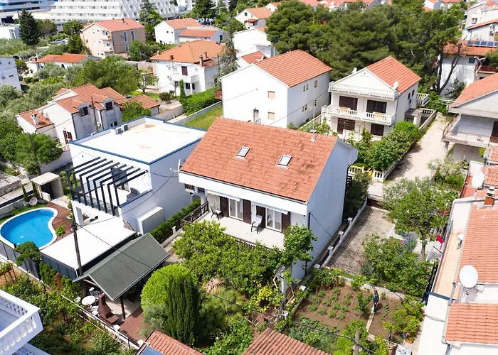 With Parking Space - 21216 דירה