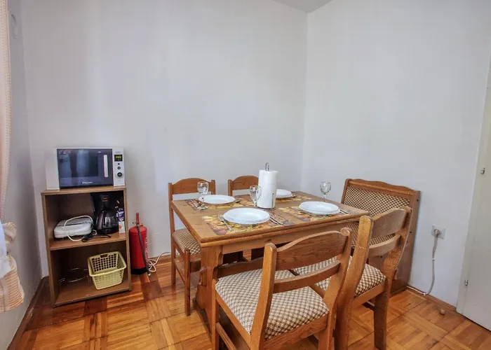 Appartement With Parking Space - 21216 *