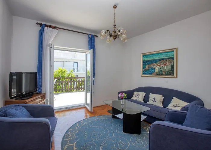 With Parking Space - 21216 וודיצה