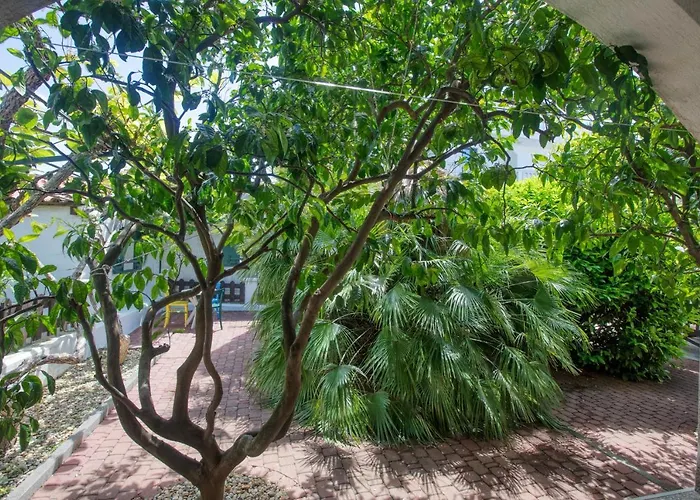 With Parking Space - 21216 וודיצה