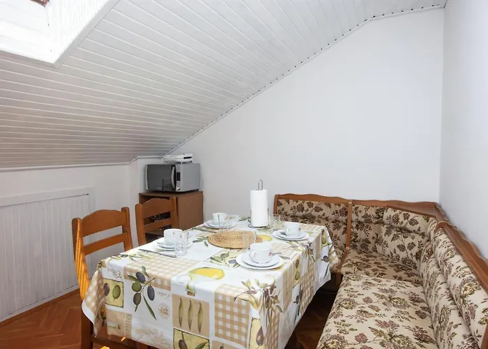 With Parking Space - 21216 וודיצה